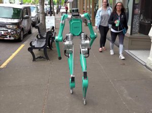 ویدیوی جمعه: قدم زنی ربات انسان نمای دو پای Digit در شهر